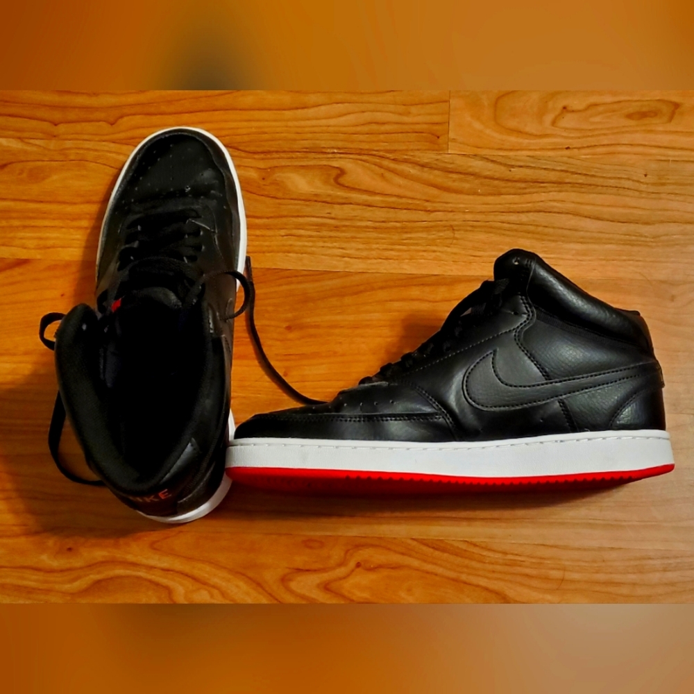 Black Nike Men's Court Vision, Size 8